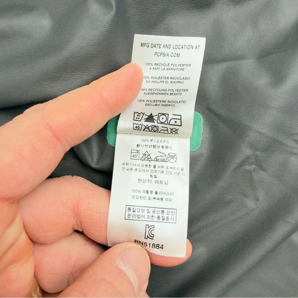 Patagonia NWT Women's Sz Small Calcite Gore-tex Green Jacket 84996 Style Number - Picture 10 of 16